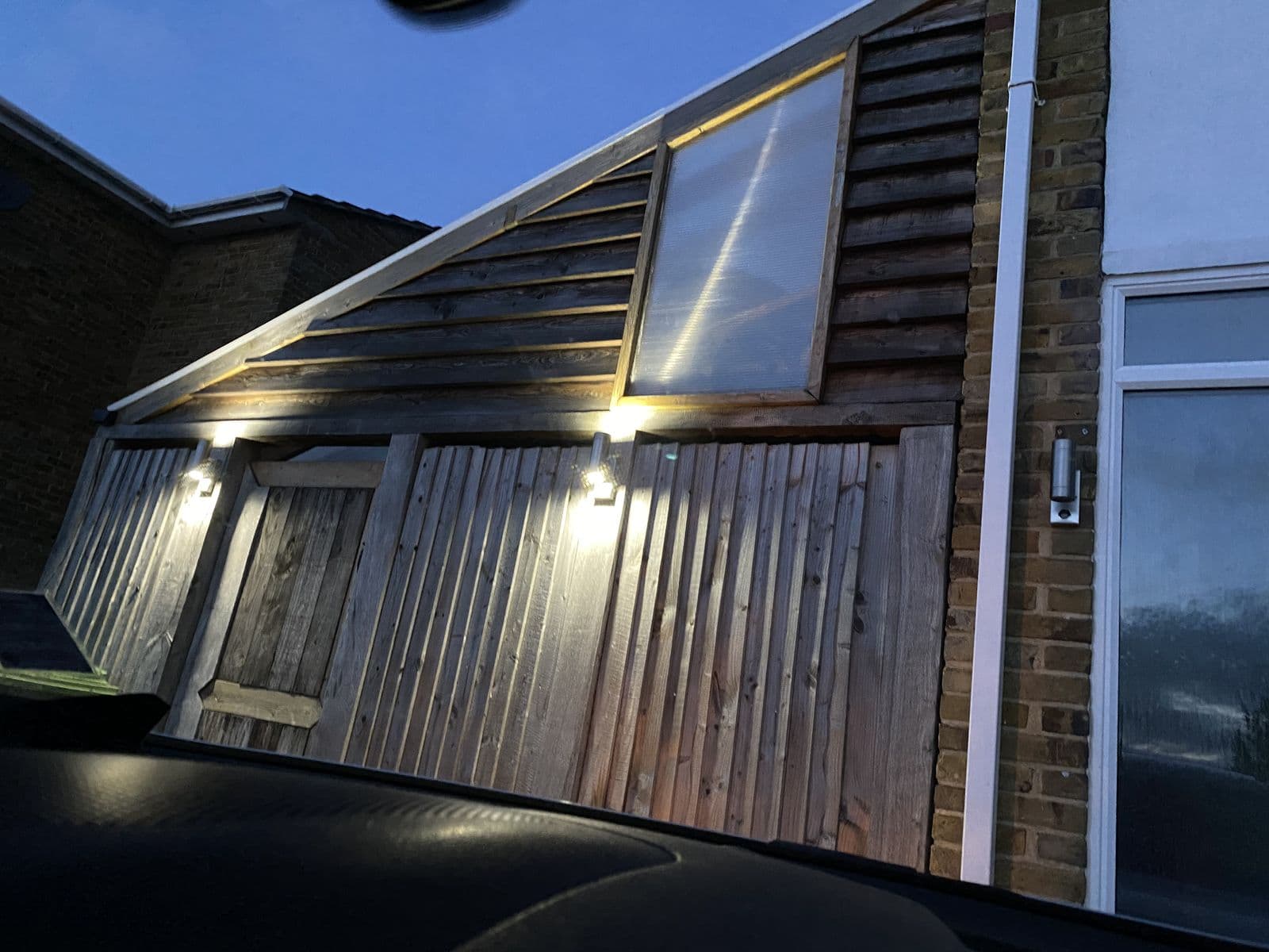 Timber screen & lighting